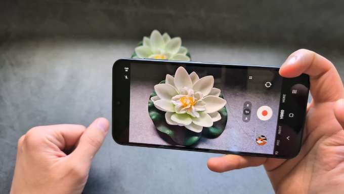 Đánh giá Samsung Galaxy A17 5G về hai