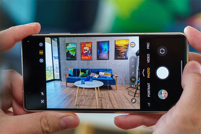 Camera của Magic V5 làm tốt nhiệm vụ trong điều kiện thiếu sáng