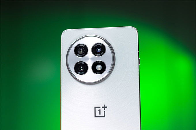 OnePlus 13R được trang bị 4 camera