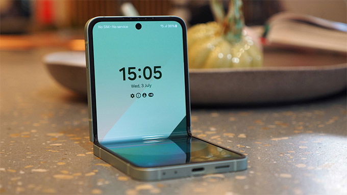 Hiệu năng: Exynos 2400 mạnh mẽ, RAM 8GB giới hạn đa nhiệm