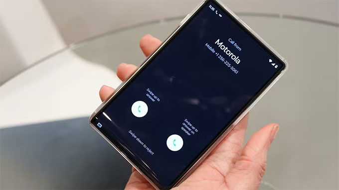 Motorola là một trong những nhà sản xuất có ý tưởng về điện thoại cuộn