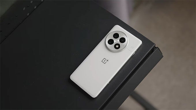 OnePlus 13 cung cấp tốc độ sạc có dây 100W