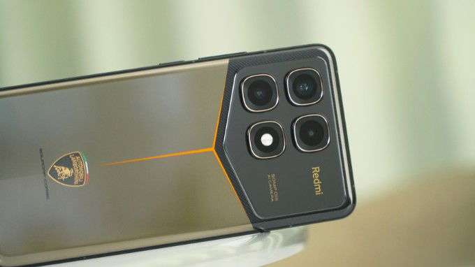 Camera Redmi K70 Ultra Lamborghini Edition