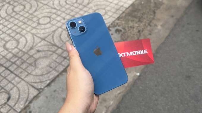 iPhone 13 gây ấn tượng với thiết kế iPhone 2 mắt chéo và camera kép 12MP