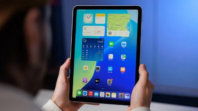 Thời lượng pin lên đến 10 giờ, sạc nhanh tiện lợi