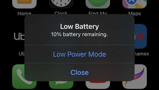 Thông báo pin yếu trên iPhone sẽ tự động xuất hiện khi dung lượng pin giảm xuống dưới mức nhất định