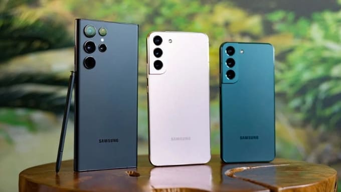 Hướng dẫn thực hiện các thao tác như khôi phục cài đặt gốc, khởi động chế độ an toàn hoặc xóa phân vùng bộ nhớ cache 