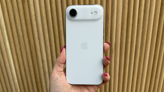 Vậy có cần ốp lưng cho iPhone Air?