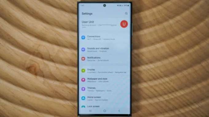 Thời lượng pin kém là lỗi thường gặp trên Samsung Galaxy S22, làm giảm thời gian sử dụng hàng ngày