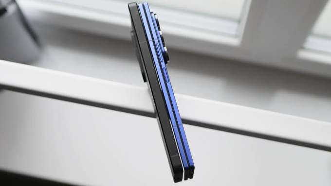 So sánh Sony Xperia 1 VII vs Galaxy Z Fold 7 về kiểu dáng