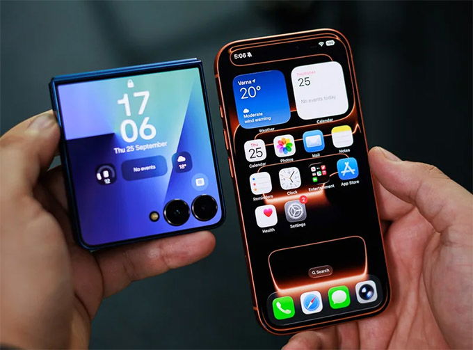 Màn hình gập đột phá hay truyền thống?