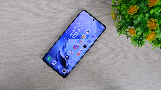 Màn hình là một trong những điểm sáng của iQOO Z9 Turbo Endurance 2025
