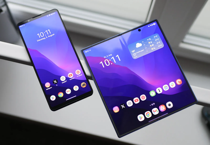 So sánh Sony Xperia 1 VII vs Galaxy Z Fold 7 về màn hình