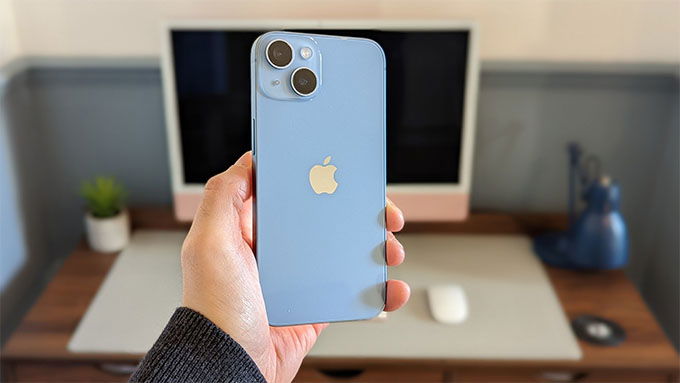 iPhone 14 sử dụng camera chéo