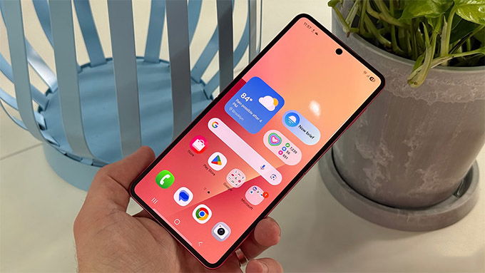 Samsung Z Flip 7 đánh dấu một cải tiến đáng kể về pin với dung lượng 4.300mAh