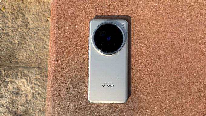  Vivo X200 Pro mới nhất với thân máy mỏng chỉ 8,5mm nhưng được trang bị viên pin có dung lượng 6000mAh