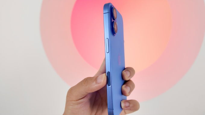 iPhone 16 Plus sử dụng iOS 18, tích hợp Apple Intelligence với các tính năng thông minh
