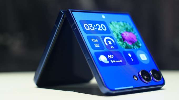 So sánh độ bền Galaxy Z Flip 7 và Flip 5: Sự cải tiến rõ rệt