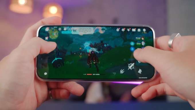 Pixel 10 Pro XL sử dụng chip Tensor G5, cũng trên tiến trình 3nm, với RAM 16GB và bộ nhớ tối đa 1TB