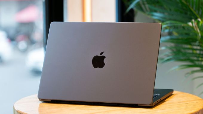 So sánh thiết kế MacBook Pro M5 và MacBook Pro M4