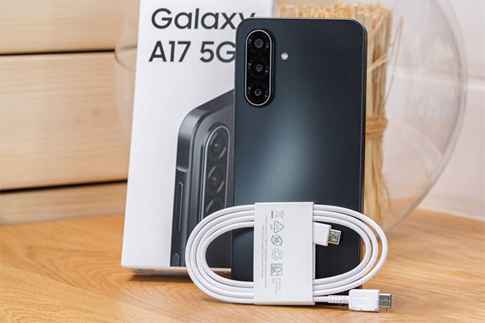 Galaxy A17 và Galaxy A36: Hai chiếc điện thoại tầm trung, hai phong cách thiết kế
