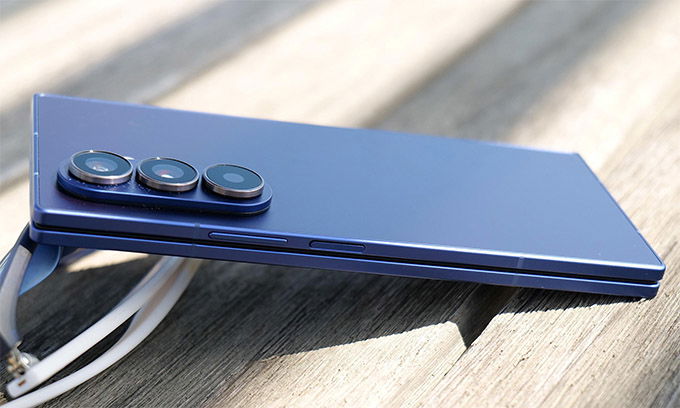 Màn hình gập mang tính cách mạng, thiết kế mỏng nhẹ và bền bỉ trên Galaxy Z Fold 7