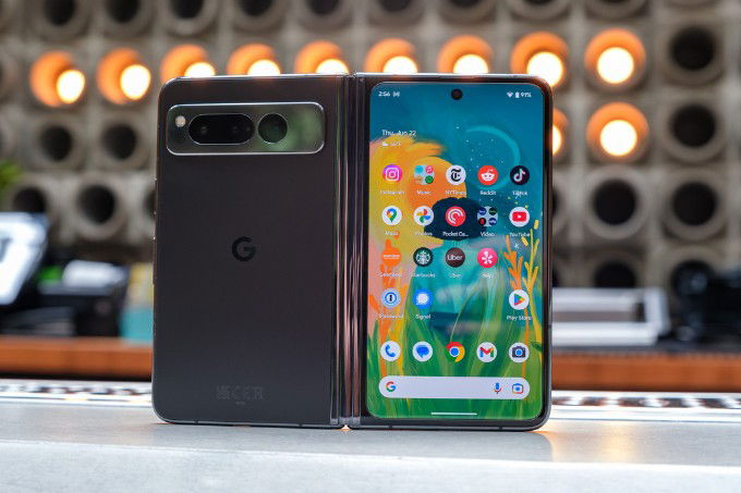 Google Pixel Fold có ngoại hình ấn tượng