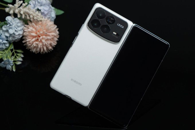 Xiaomi MIX Fold 4 sở hữu kích thước mỏng