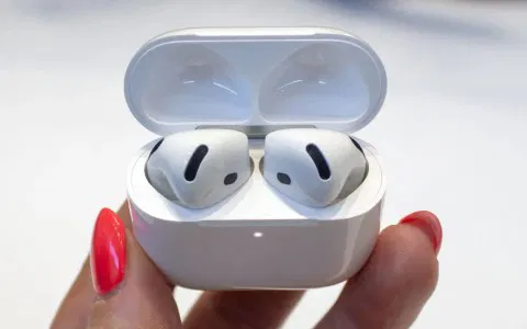 Đánh giá AirPods 4 ANC: Chuyên nghiệp hơn với giá rẻ hơn