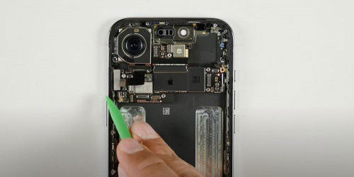 Tháo rời iPhone Air: Bất ngờ với khả năng sửa chữa