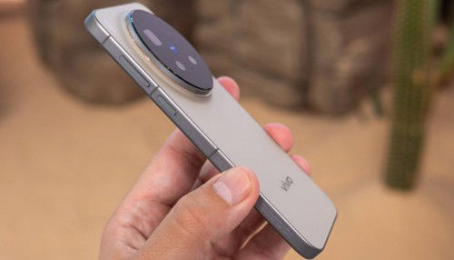 Vivo X300 vs X300 Pro: Đây là lý do bản Pro là khoản đầu tư thông minh hơn Vivo X300 vs X300 Pro: Đây là lý do bản Pro là khoản đầu tư thông minh hơn