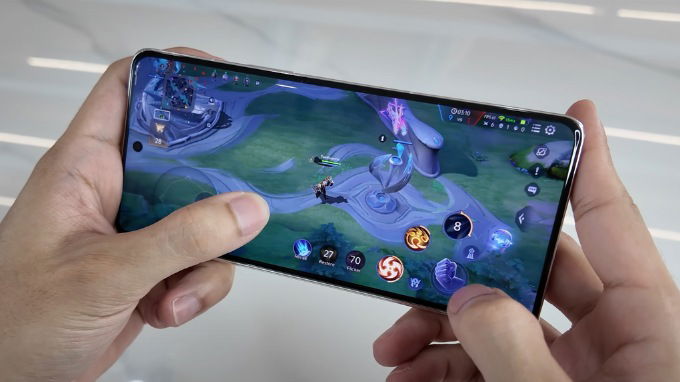 Xiaomi MIX Fold 4 có thể cân mọi tựa game