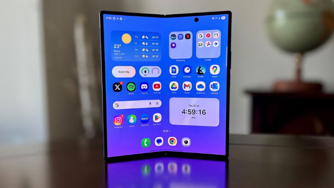 Samsung Galaxy Z Fold 7 là lựa chọn thay thế iPhone 17 Pro cao cấp hơn một chút,
