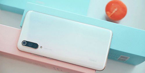 Trên tay Xiaomi CC9 Meitu: Có gì đặc biệt so với Xiaomi CC9?