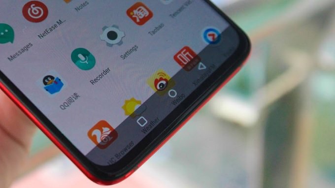Màn hình OnePlus 7 Pro đỏ ăn nhập với mặt lưng