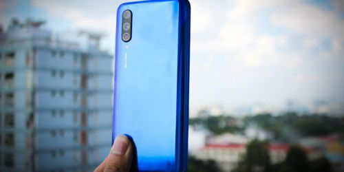 Trên tay Xiaomi Mi CC9 tại XTmobile: Lại thêm một đối thủ giá rẻ sừng sỏ