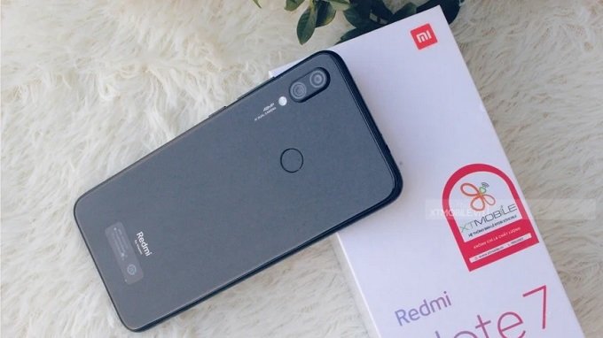 Redmi Note 7 sở hữu mặt lưng kính bóng bẩy