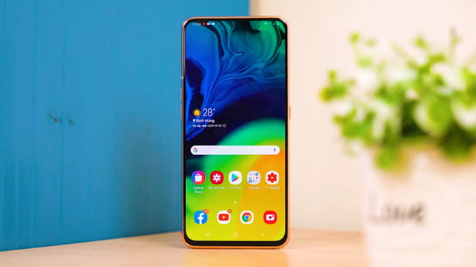 Mua Galaxy A80 bạn sẽ được trải nghiệm màn hình lớn không khiếm khuyết