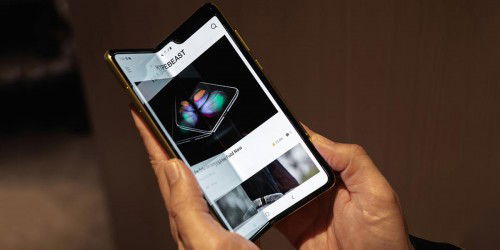 Samsung Galaxy Fold sẽ trở lại 'cuộc đua' vào tháng 9