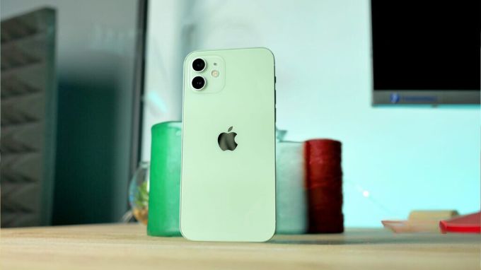 Dung lượng pin iPhone 12 là bao nhiêu mAh?