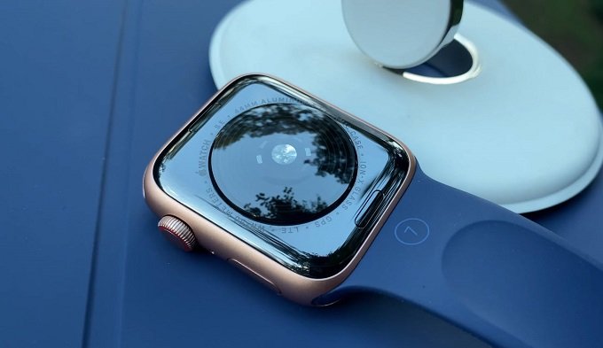 Apple Watch SE 44mm (GPS) tích hợp nhiều tính năng hiện đại