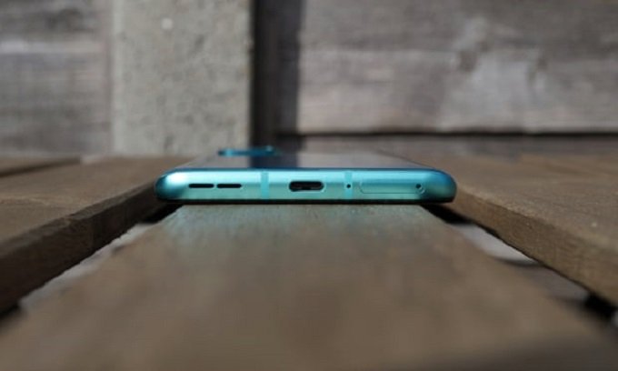  Loa kép OnePlus 8T 256GB được trang bị ở cạnh dưới giúp tạo hiệu ứng chất stereo hoàn hảo