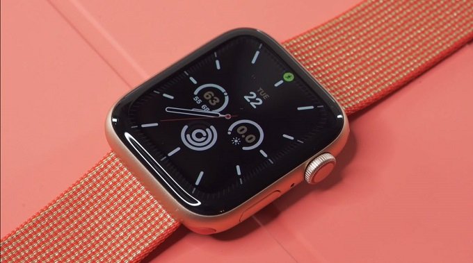Apple Watch SE 44mm (GPS) được cung cấp sức mạnh từ chip Apple S5 cho hiệu năng nhanh hơn 2 lần so với chip Apple S3