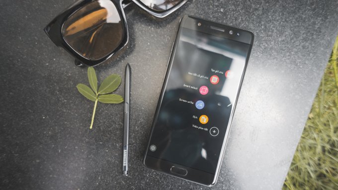 Galaxy Note FE sở hữu bút Spen thần thánh của Note 8