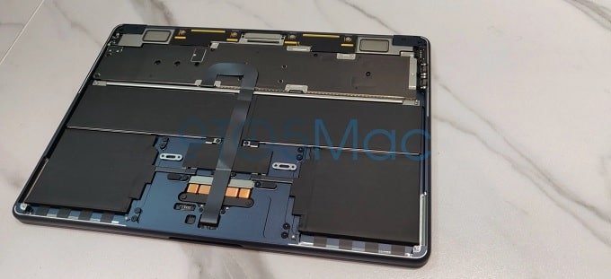 Nội thất bên trong MacBook Air M2 2022 được hé lộ