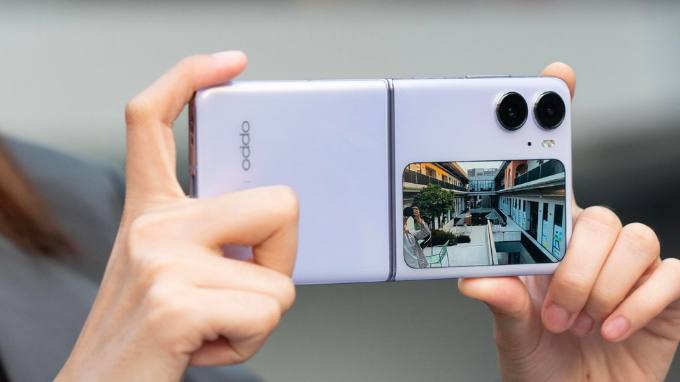 OPPO Find N2 Flip có cụm camera kép