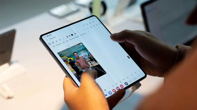 alaxy Z Fold 5 năm nay được đồng hành cùng Snapdragon 8 Gen 2