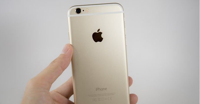 iPhone 6 vẫn xếp vào những chiếc máy có kích thước nhỏ, mỏng và nhẹ