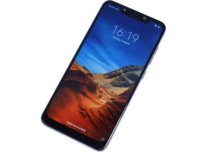 Xiaomi-Pocophone-F1Cau-hinh-khung-gia-tu-11-trieu-len-ke-tai-Chau-Au-Xtmobile-1
