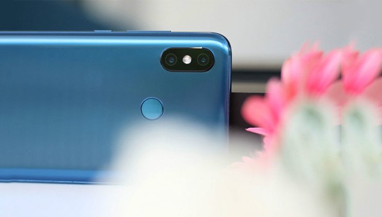 Xiaomi-Mi-8-–-Flagship-Android-cao-cap-cua-Xiaomi-co-gi-dac-biet-Xtmobile-3